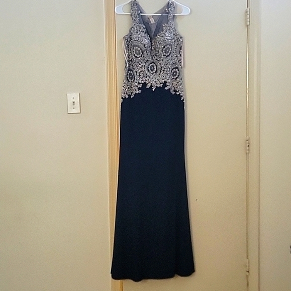 Prom/ Formal Dress - Picture 2 of 2